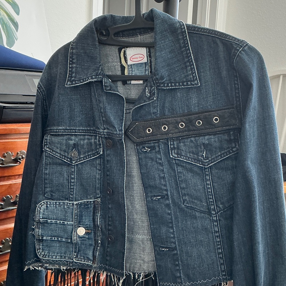 Chic Dark Denim Jacket with Button Accents